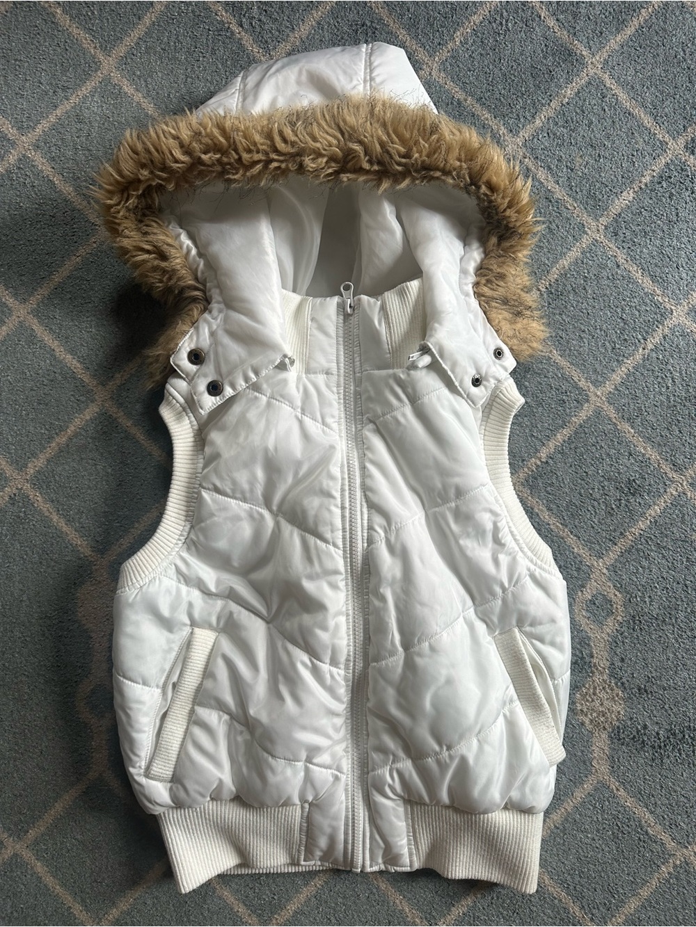 Vintage Y2K Forever White Faux Fur Hooded Puffer Vest Size L